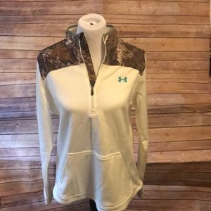 UNDER ARMOUR SWEATSHIRT CAMO DETAIL